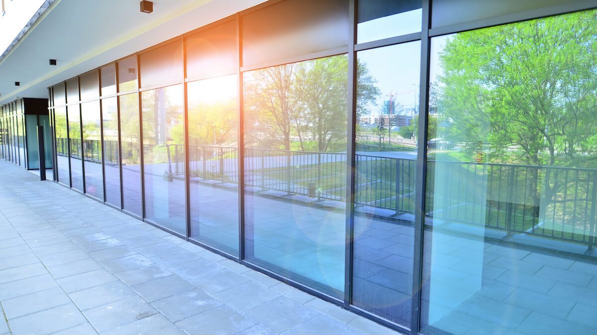 A guide to commercial glass specifications: What architects and contractors need to know
