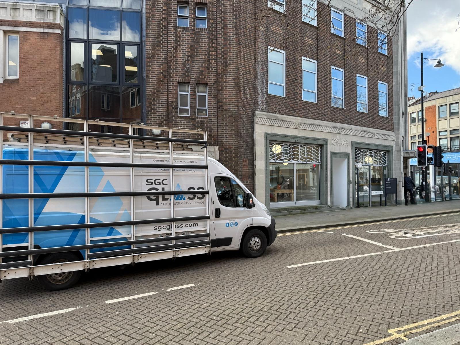 What does a commercial glazier do? A guide to glass services
